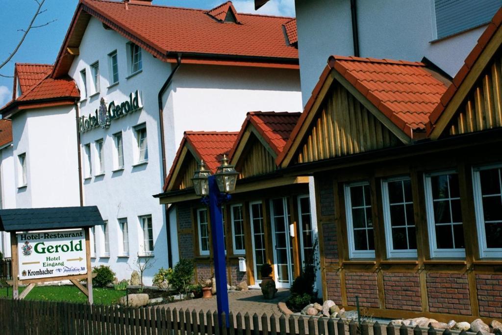 Hotel-Restaurant Gerold Падерборн Екстериор снимка